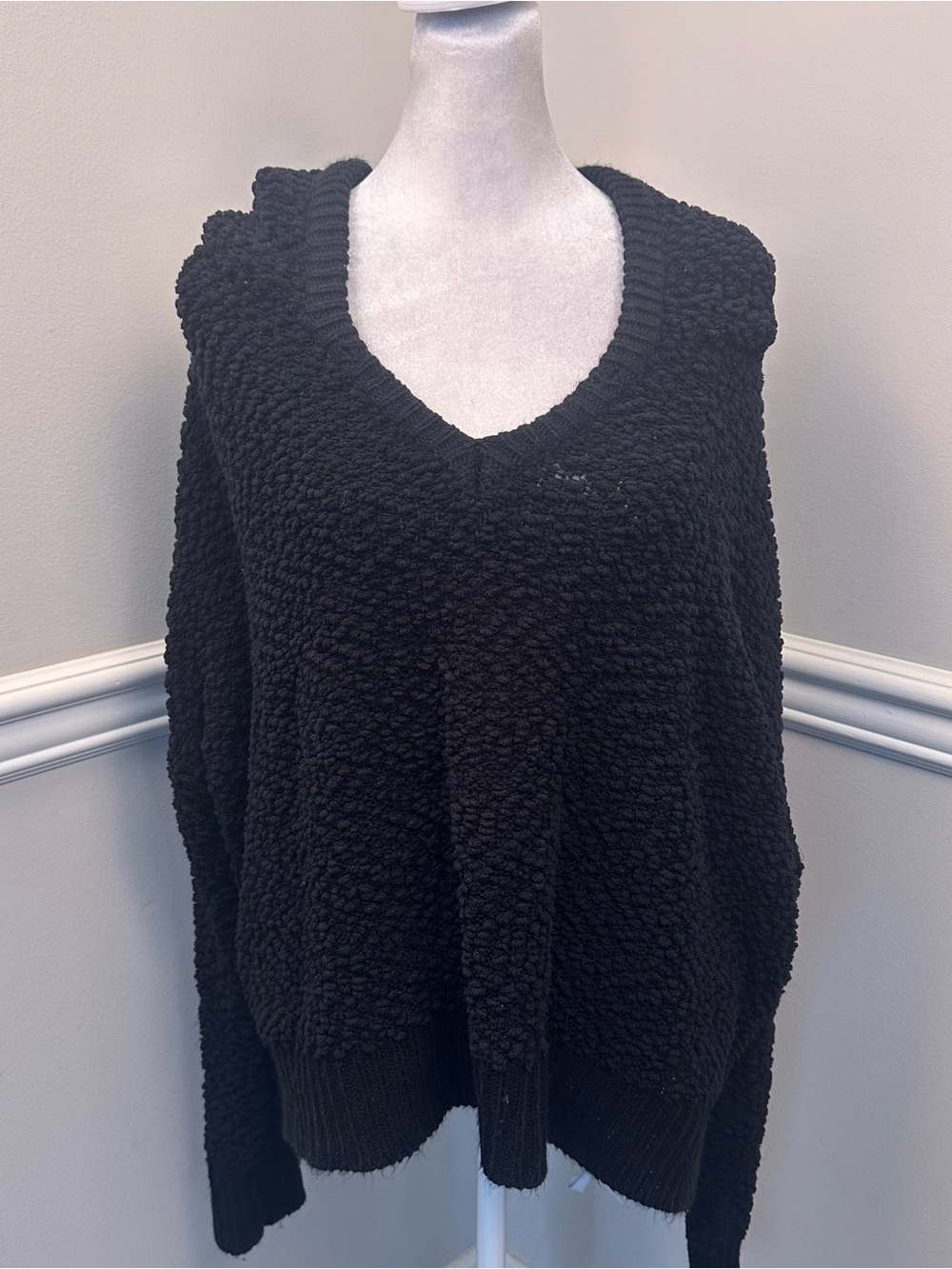 POL Plush Black V-Neck Textured Sweater Hoodie M